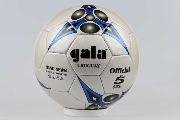 Fotbalový míč GALA URUGVAY