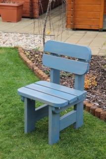 Dětská zahradní židle z masivu